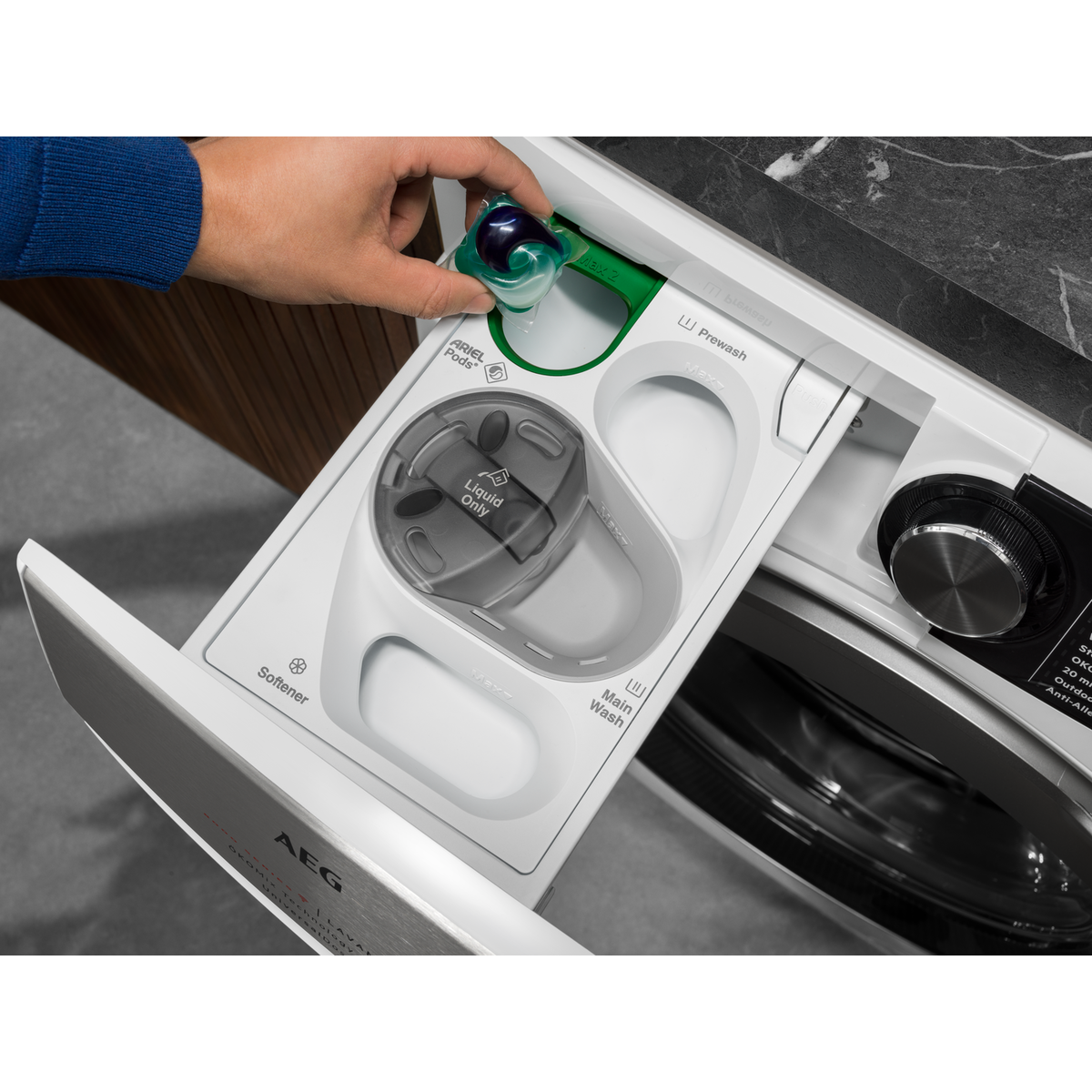 AEG - Lave-linge chargement frontal - L8FER942X