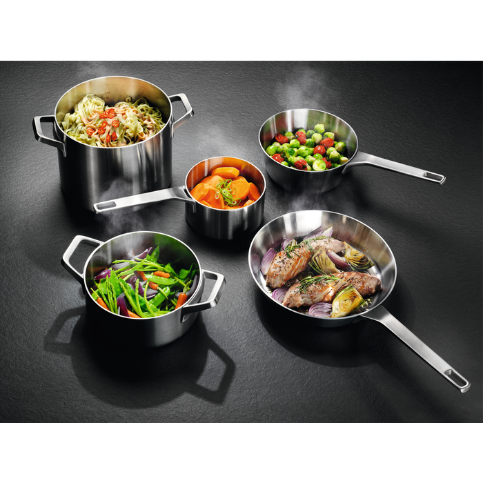 AEG - Cocotte inox avec couvercle - A9ALSA11